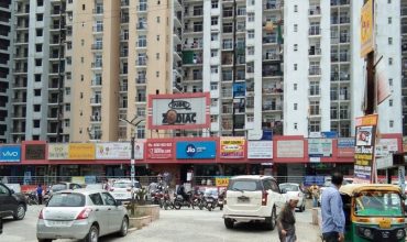 amrapali zodiac market sector 120 noida