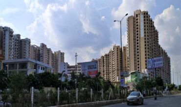 best residential societies for living in greater noida, apartments, flats, villas, top